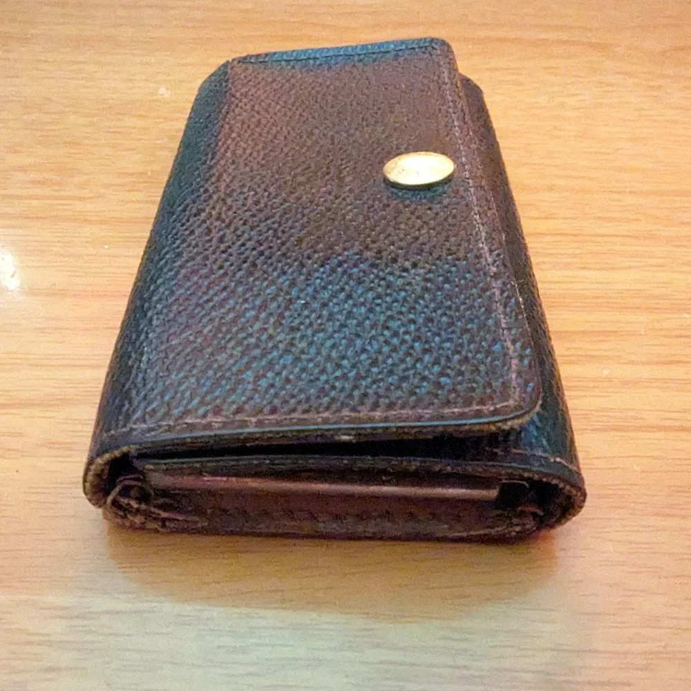 Louis Vuitton Monogram Key Holder/Wallet #1577💥PRICE DROP💥